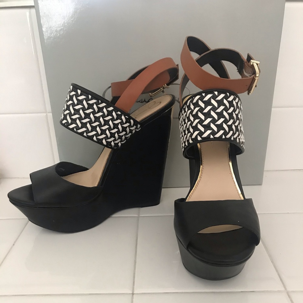 Jessica Simpson Eila wedges in black
